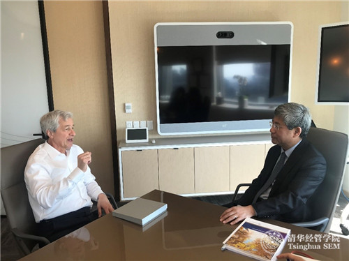 与博彩导航顾问委员会委员、摩根大通公司董事长兼首席执行官杰米·戴蒙（Jamie Dimon）交流_副本.jpg