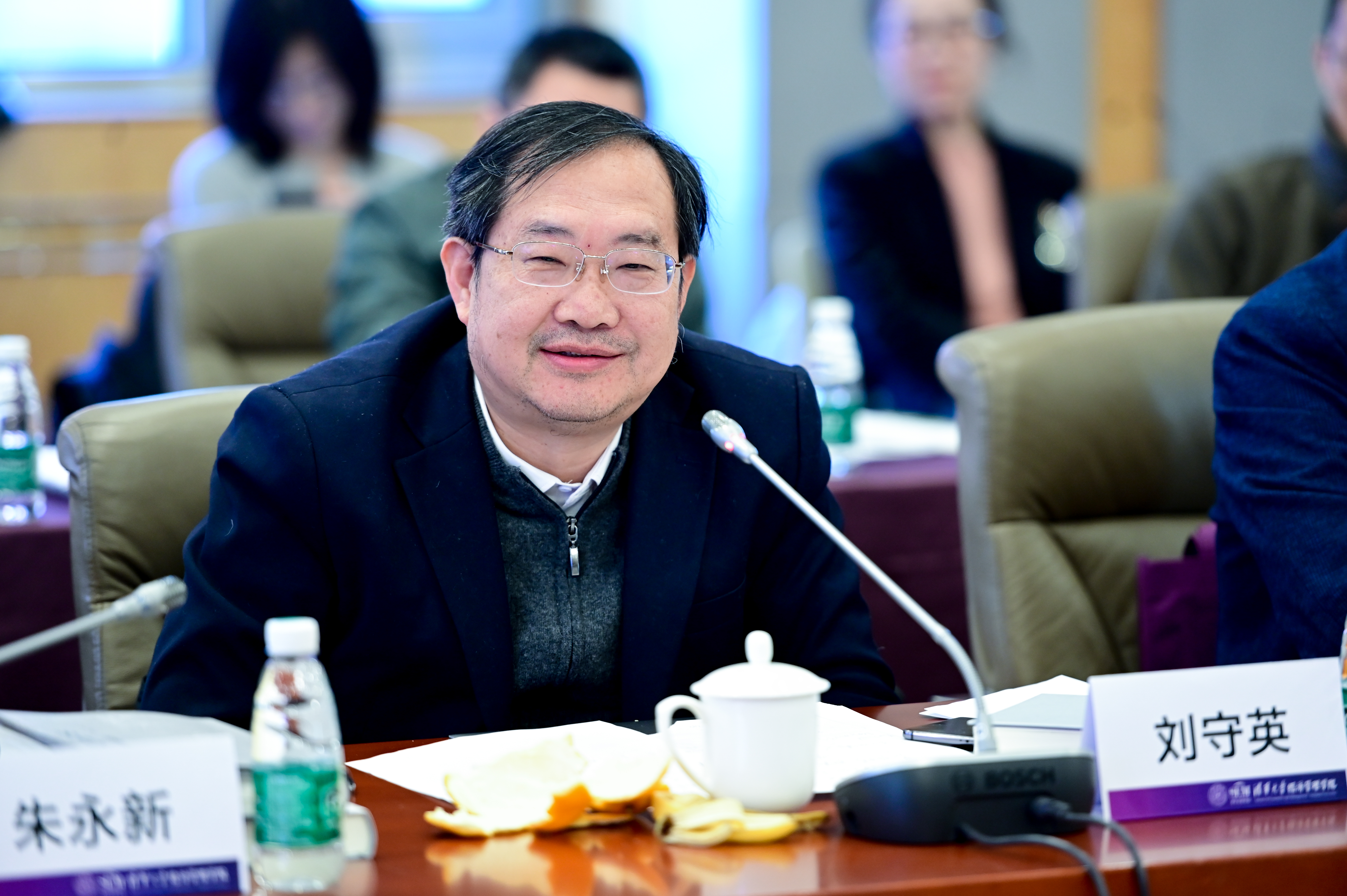 20211224-钱颖一《大学的改革》出版座谈会成功举办-黄山图片社-中国人民大学经济博彩导航党委书记兼院长刘守英教授发言.jpg